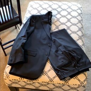 Jos. A. Banks Wool Suit 40 L - Black.